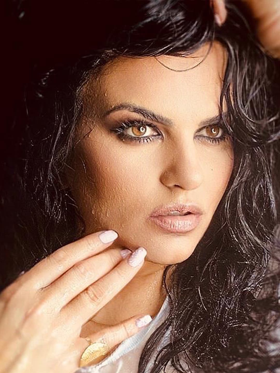 Πώς τα Serum προσώπου μας χαρίζουν μία λαμπερή επιδερμίδα!